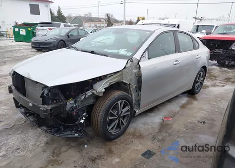 2019 Kia Forte Lxs z USA, uszkodzony, nr VIN 3KPF24AD0KE107170